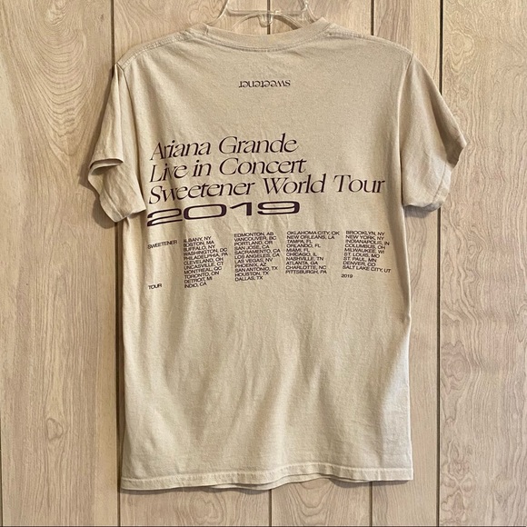 Ariana Grande Sweetener World Tour Tee - Picture 2 of 3